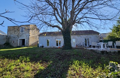 Porec 10 km, Visnjan - GELEGENHEIT! Zwei Steinhäuser mit Garten - MEERBLICK