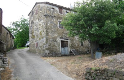 Motovun 7 km - old stone house in the village!