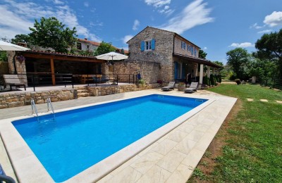 Poreč okolica - Renovirana istarska kamena kuća s bazenom
