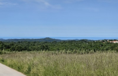 PRILIKA! Građevinsko zemljište s POGLEDOM NA MORE u okolici Poreča