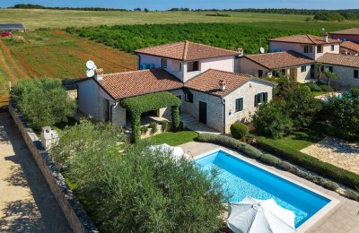 Poreč okolica - Predivna mediteranska kuća sa bazenom samo 5 km od mora