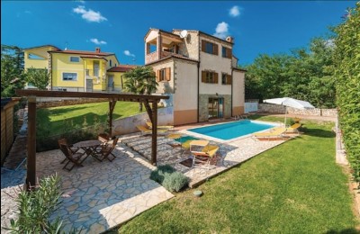 Porec 10 km - OPPORTUNITY! House with pool and studio apartment