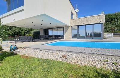 Dintorni di Parenzo - Gioiello istriano con vista panoramica sul mare