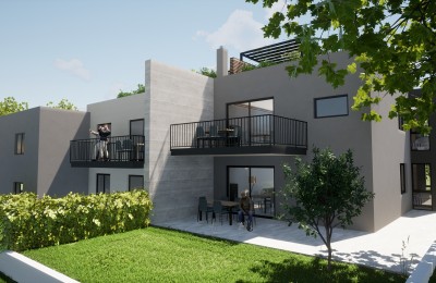 Porec 5 km - Luxuriöse Wohnung im Erdgeschoss mit Garten - in Gebäude