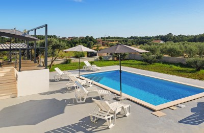 Zona Parenzo, Visignano - Casa con piscina e10.000 m2 di terreno, PRIVACY ASSOLUTA