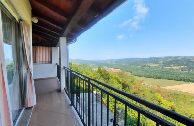 Motovun - Stone house with a garden and a panoramic view