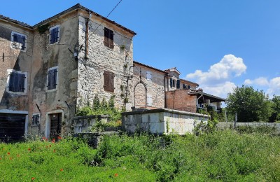 Dintorni di Parenzo, Vizinada - Vecchia casa in pietra da ristrutturare