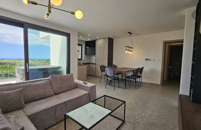 Appartamento di lusso con jacuzzi a Parenzo, 3 camere da letto, vista mare