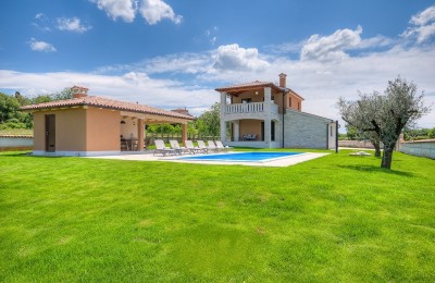 Porec area, 7 km from the sea - Beautiful villa on the edge of the village, extremely high-quality construction