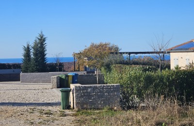 Višnjan okolica - Zemljište sa građevinskom dozvolom za dvojni objekat - POGLED MORE