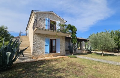 Poreč 7 km - Samostojeća kuća s maslinikom u blizini grada